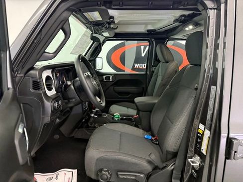 New 2026 Jeep Gladiator Sport image 10