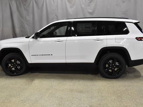 New 2025 Jeep Grand Cherokee L Altitude image 6