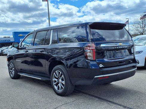 Used 2023 Chevrolet Suburban LT w/ LT Signature Package AWD/4WD image 7