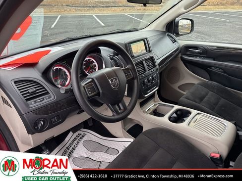 Used 2015 Dodge Grand Caravan SXT image 13