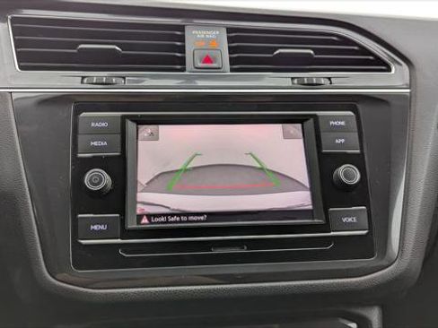 Used 2021 Volkswagen Tiguan S FWD image 28