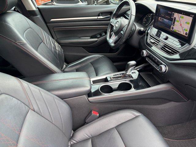 Used 2023 Nissan Altima 2.5 SR w/ SR Premium Package FWD image 11