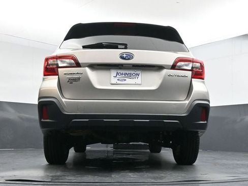 Used 2019 Subaru Outback 2.5i Premium image 32