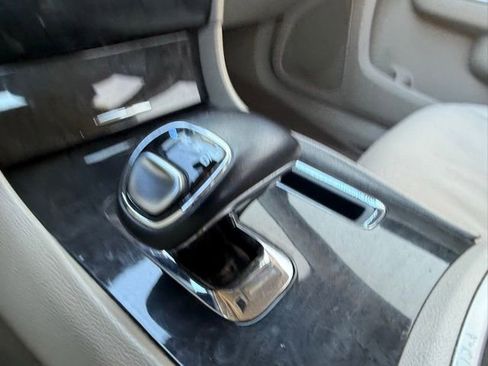 Used 2014 Chrysler 300 w/ Driver Convenience Group image 23