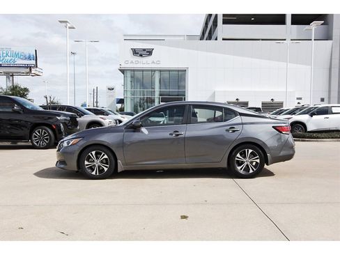 Used 2021 Nissan Sentra SV image 3