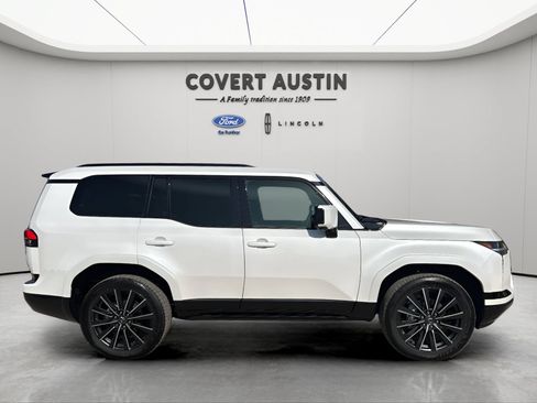 Used 2026 Lexus GX 550 w/ Accessory Package (2T) AWD/4WD image 7