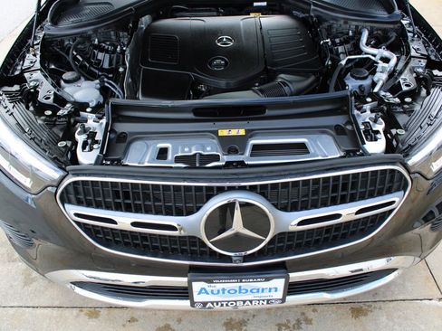 Used 2025 Mercedes-Benz GLC 300 4MATIC image 30