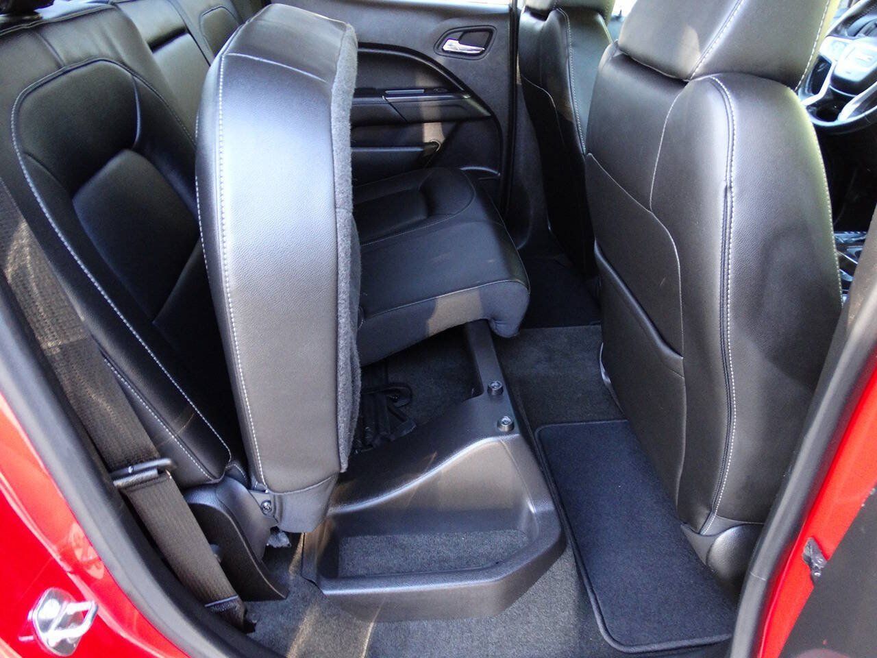 Used 2016 GMC Canyon 4x4 Crew Cab SLT w/ Driver Alert Package image 40