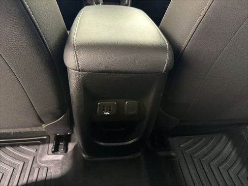 Used 2022 Chevrolet Colorado LT w/ LT Convenience Package image 24