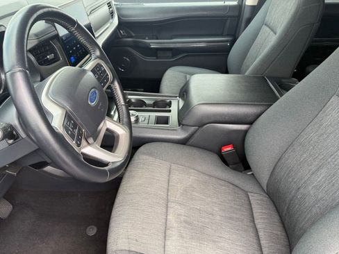 Used 2022 Ford Expedition XLT image 14