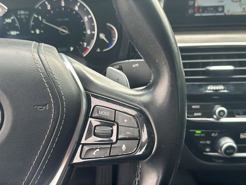 Used 2018 BMW 530i w/ Premium Package RWD image 14