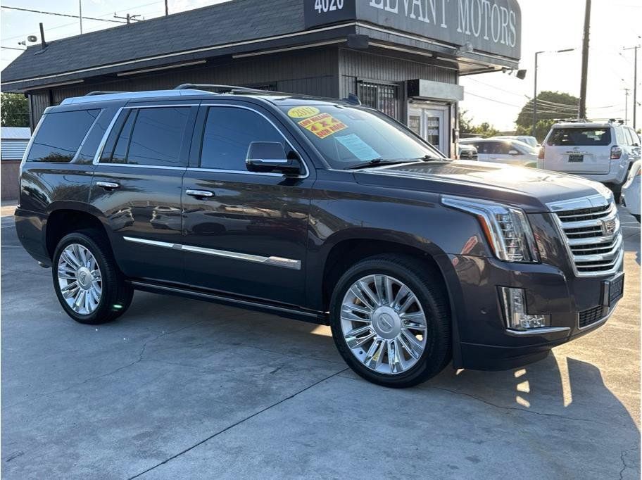 Used 2017 Cadillac Escalade Platinum AWD/4WD image 46