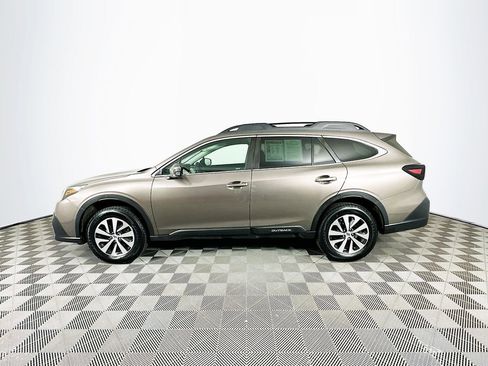 Used 2022 Subaru Outback Premium image 6