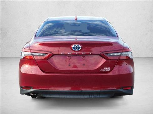 Used 2022 Toyota Camry XLE FWD image 6