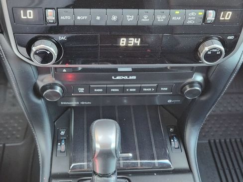 Used 2023 Lexus GX 460 Premium w/ Premium Package AWD/4WD image 18