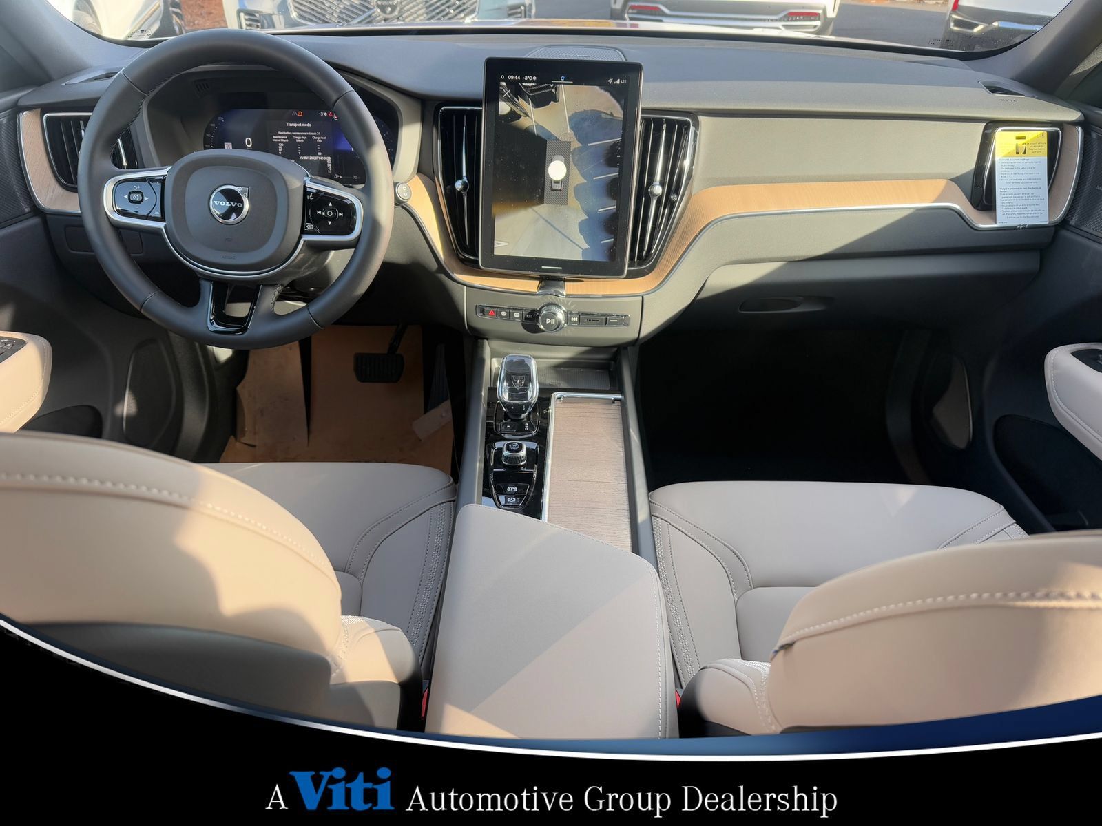 Used 2026 Volvo XC60 B5 Plus w/ Protection Package Premier AWD/4WD image 2