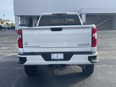 Used 2023 Chevrolet Silverado 2500 High Country w/ Technology Package AWD/4WD image 4
