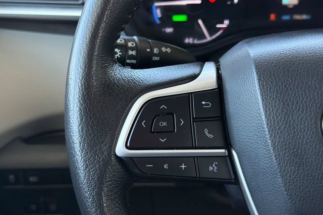 Used 2024 Toyota Sienna XLE FWD image 29