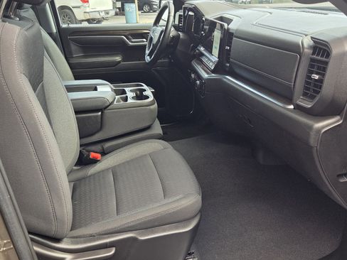 Used 2023 Chevrolet Silverado 1500 LT AWD/4WD image 11