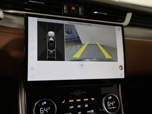 Used 2022 Jaguar XF R-Dynamic SE image 8