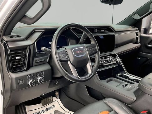 Used 2024 GMC Sierra 2500 AT4 w/ AT4 Premium Plus Package AWD/4WD image 14