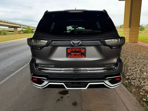 Used 2016 Toyota Highlander Limited image 4