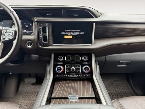 Certified 2024 GMC Yukon Denali AWD/4WD image 11