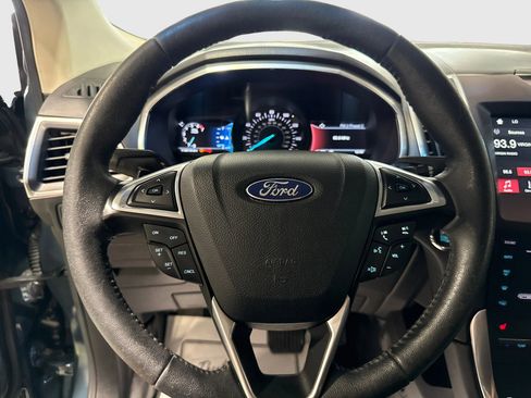 Used 2016 Ford Edge Titanium w/ Technology Package AWD/4WD image 18