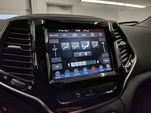 Used 2020 Jeep Cherokee Limited image 47