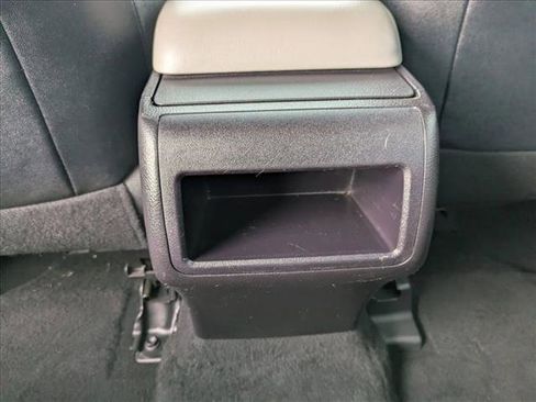 Used 2017 Toyota Camry SE FWD image 18