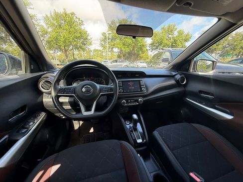Used 2019 Nissan Kicks SR w/ Exterior Electronics Package image 18