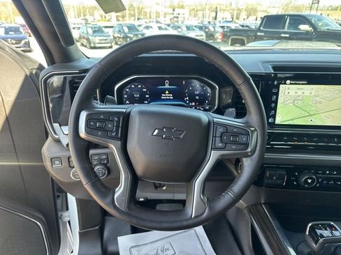 Used 2025 Chevrolet Silverado 1500 LT Trail Boss w/ Convenience Package II AWD/4WD image 15