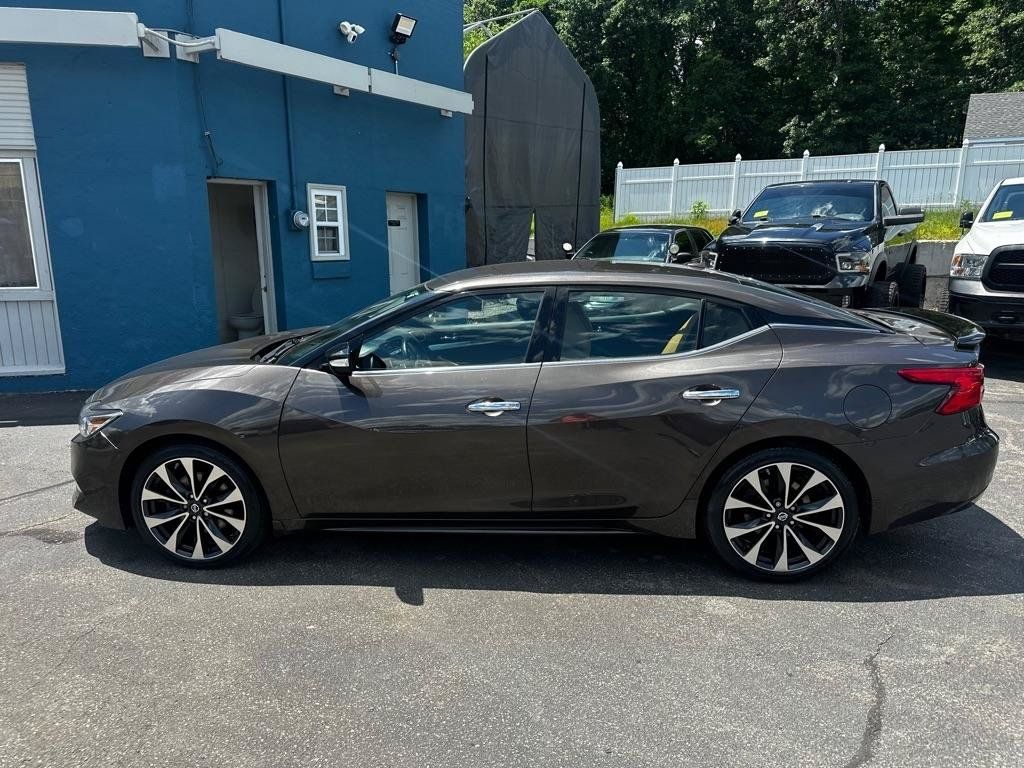 Used 2016 Nissan Maxima SR FWD image 3
