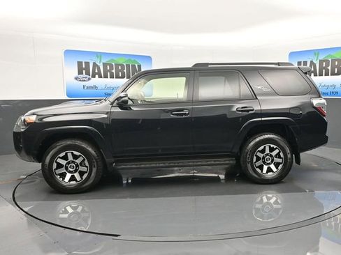 Used 2024 Toyota 4Runner TRD Off-Road Premium image 2
