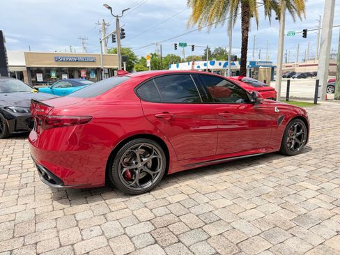 Used 2017 Alfa Romeo Giulia Quadrifoglio RWD image 12
