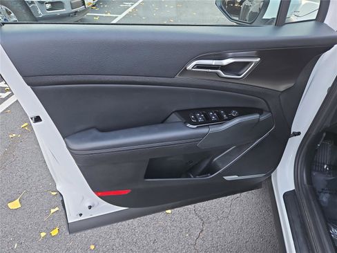 Certified 2023 Kia Sportage EX image 13