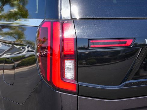 Certified 2025 Ford Expedition Max Platinum AWD/4WD image 9