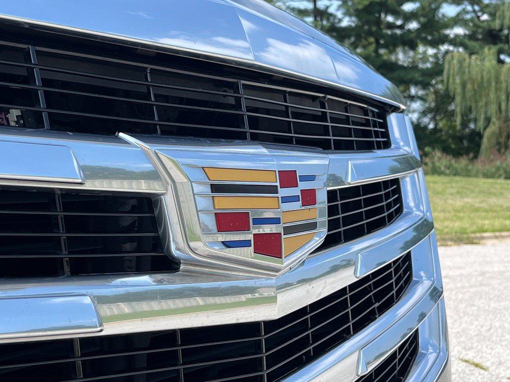 Used 2018 Cadillac Escalade Luxury w/ LPO, Radiant Package AWD/4WD image 11