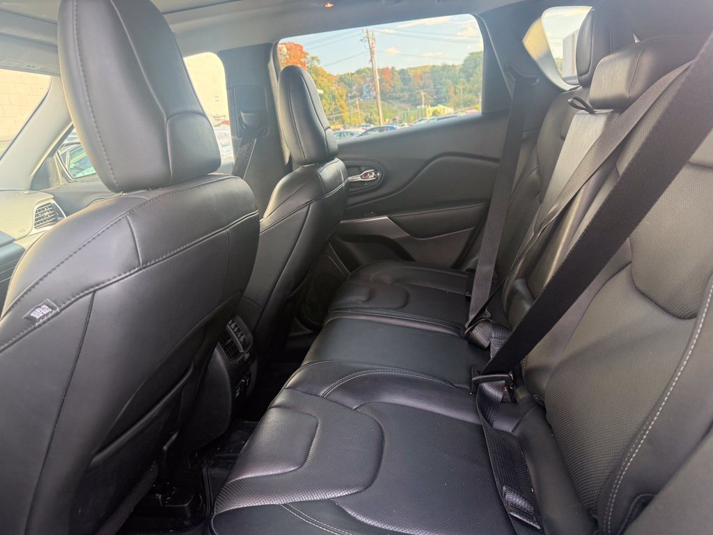 Used 2021 Jeep Cherokee Limited w/ Mopar Interior Package AWD/4WD image 7