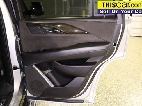 Used 2017 Cadillac Escalade Platinum image 30
