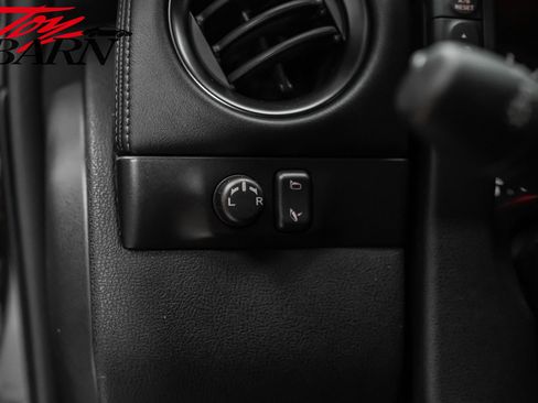 Used 2013 Nissan GT-R Black Edition image 29