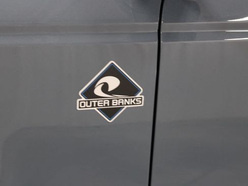 Used 2025 Ford Bronco Outer Banks AWD/4WD image 16