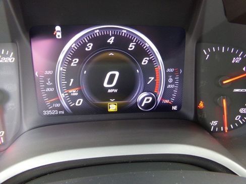 Used 2016 Chevrolet Corvette Z06 w/ 3LZ Preferred Equipment Group RWD image 21