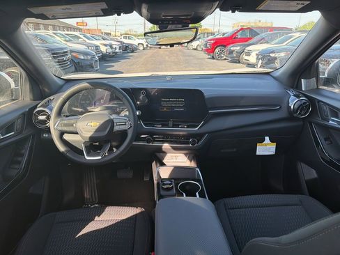 New 2026 Chevrolet Equinox LT AWD/4WD image 5