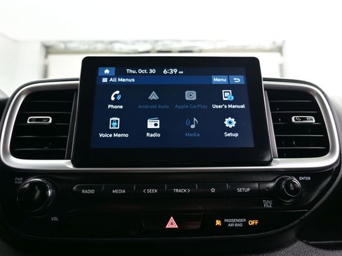 Used 2020 Hyundai Venue SE image 18