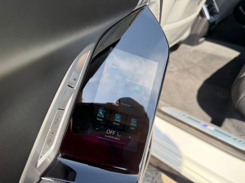 Used 2023 BMW 740i w/ Executive Package RWD image 19