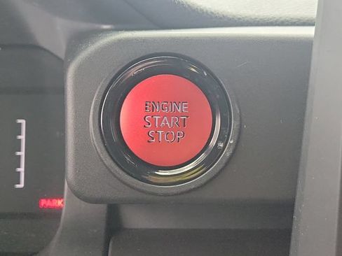 Used 2025 Toyota Tacoma SR5 AWD/4WD image 30