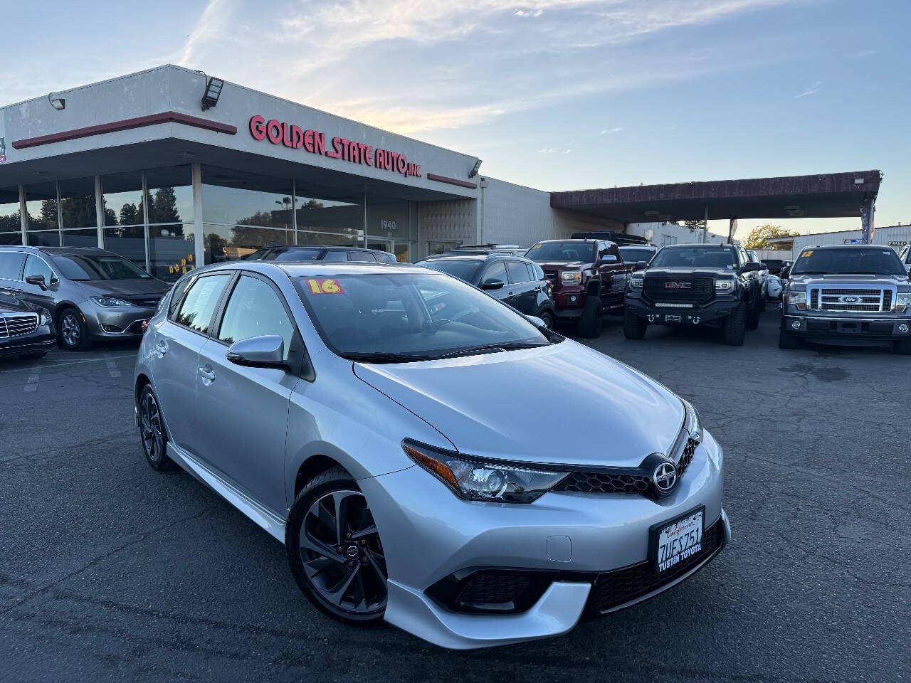Used 2016 Scion iM FWD image 1