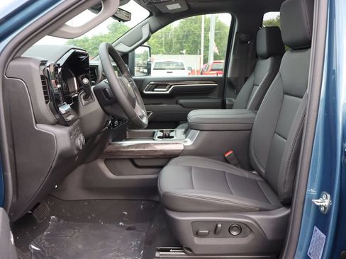 New 2026 Chevrolet Silverado 2500 LTZ w/ LTZ Convenience Package AWD/4WD image 5