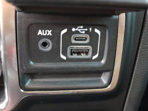 Used 2020 Jeep Gladiator Rubicon AWD/4WD image 18